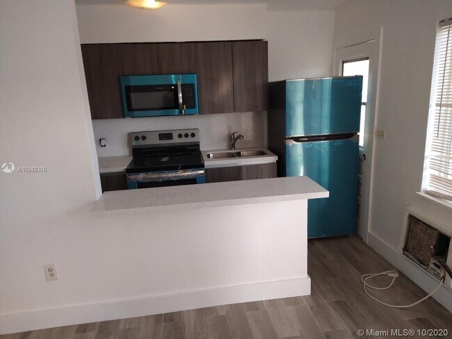 734 NW 80th St-Unit -01 in Miami, FL - Building Photo - Building Photo
