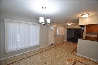 10011 N 28th St in Tampa, FL - Building Photo - Building Photo