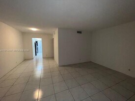 1430 NE 170th St in Miami, FL - Building Photo
