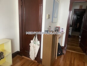 55 Frederick Ave, Unit A in Medford, MA - Building Photo - Building Photo