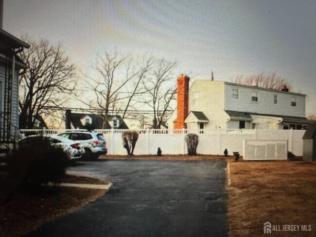 221 Maple Pl in Keyport, NJ - Building Photo - Building Photo