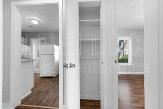 3509 Manslick Rd in Louisville, KY - Building Photo - Building Photo