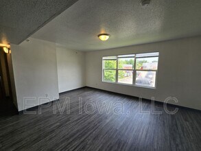 60 Miller Ave SW in Cedar Rapids, IA - Building Photo - Building Photo