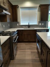 1021 Keystone Loop NE in Keizer, OR - Building Photo - Building Photo