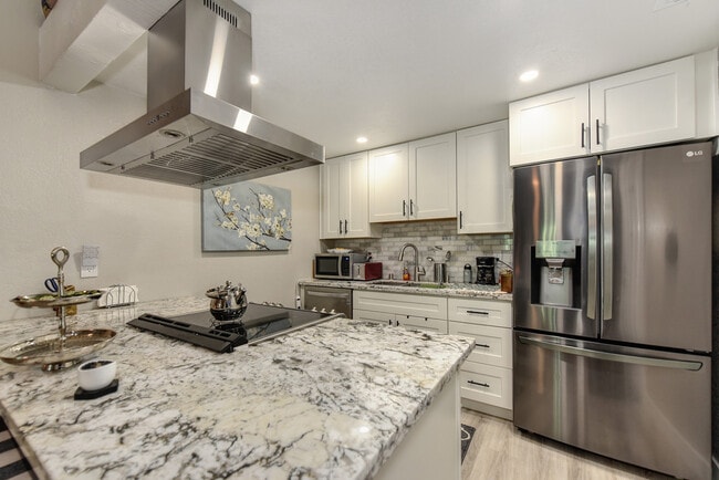 property at 9626 Knickers Ct