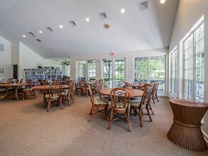 1930 Westhampton Ct in Vero Beach, FL - Building Photo - Building Photo