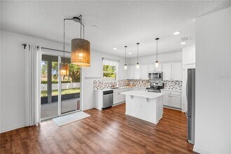 2813 Shelburne Way in St. Cloud, FL - Building Photo - Building Photo