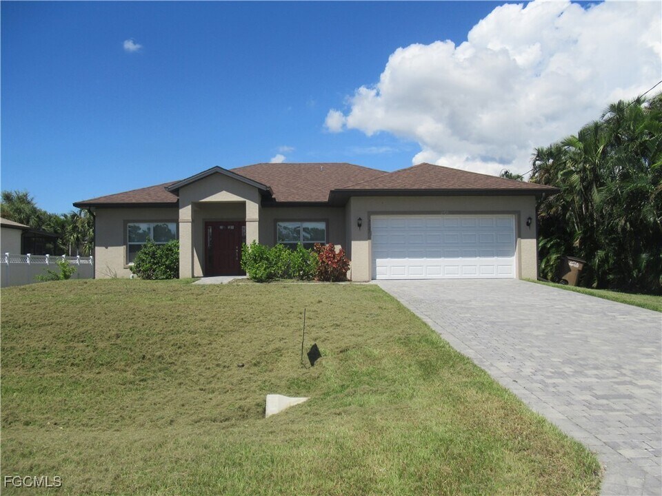 2921 NW 18th Terrace in Cape Coral, FL - Building Photo