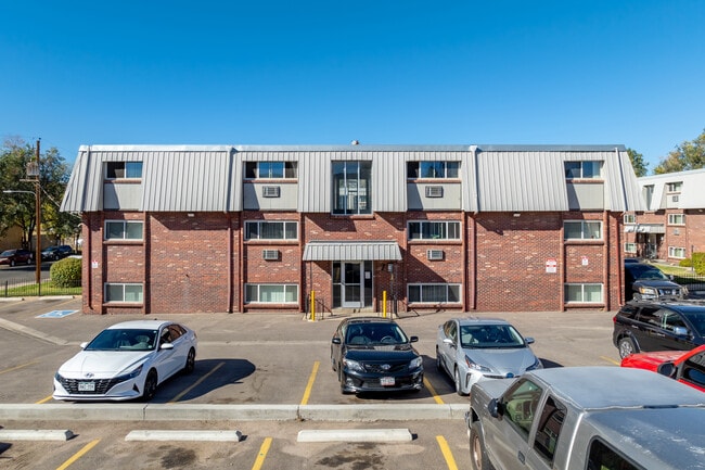 Villas At Gage Point in Denver, CO - Foto de edificio - Building Photo