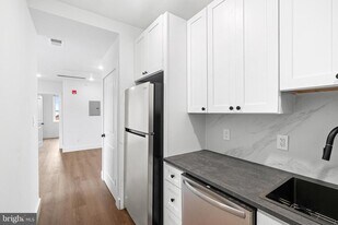 929 N 40th St in Philadelphia, PA - Building Photo