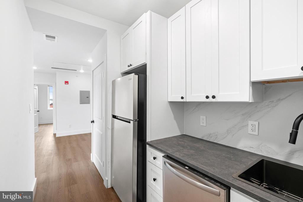 929 N 40th St in Philadelphia, PA - Building Photo