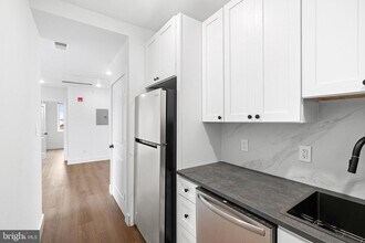 929 N 40th St in Philadelphia, PA - Building Photo - Building Photo