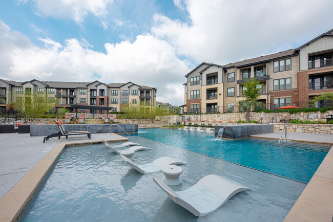 Fifty02 Westover Hills in San Antonio, TX - Foto de edificio - Building Photo