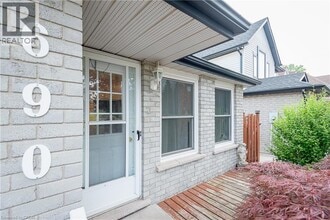 690 Elgin St N in Cambridge, ON - Building Photo - Building Photo