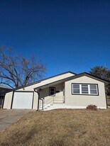 8342 Parker Ct in Omaha, NE - Building Photo