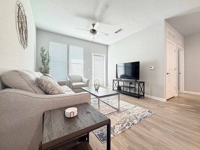property at 1564 Flournoy Cir W