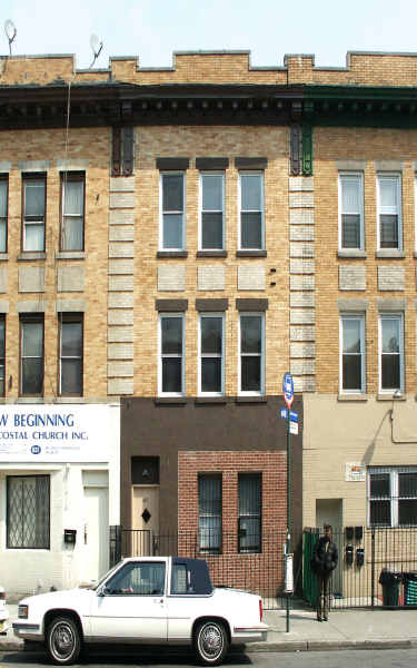 655 Rogers Ave in Brooklyn, NY - Foto de edificio
