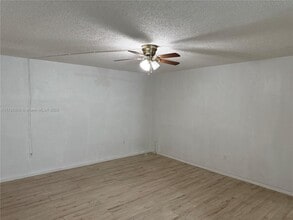 7711 SW 56th St in Miami, FL - Building Photo - Building Photo
