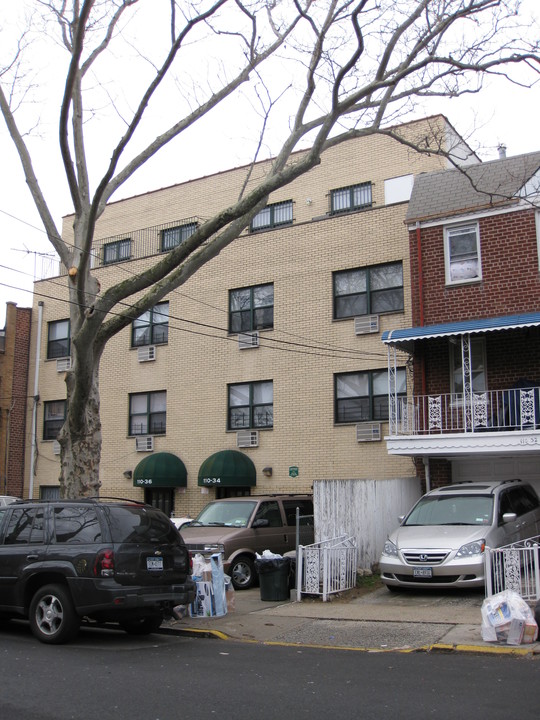 110-34 55th Ave in Corona, NY - Foto de edificio