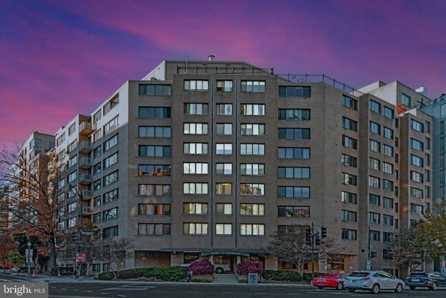 2201 L St NW in Washington, DC - Foto de edificio - Building Photo