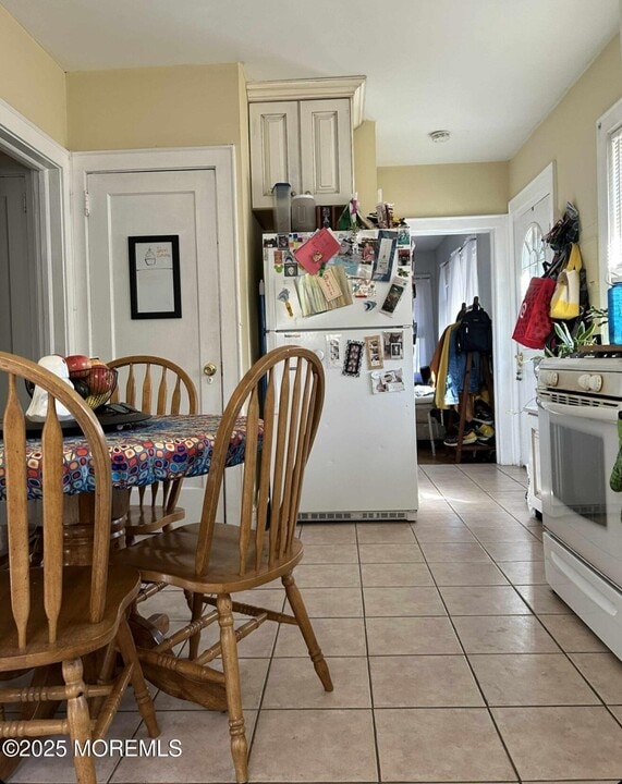 922 NJ-34 in Matawan, NJ - Building Photo