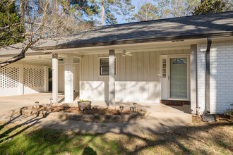 1061 Carriage Hill Rd in Watkinsville, GA - Building Photo - Building Photo