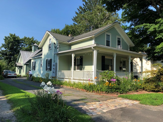 53 Middle St in Northampton, MA - Building Photo - Building Photo