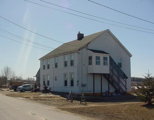 25 Old County Rd in Shawmut, ME - Foto de edificio