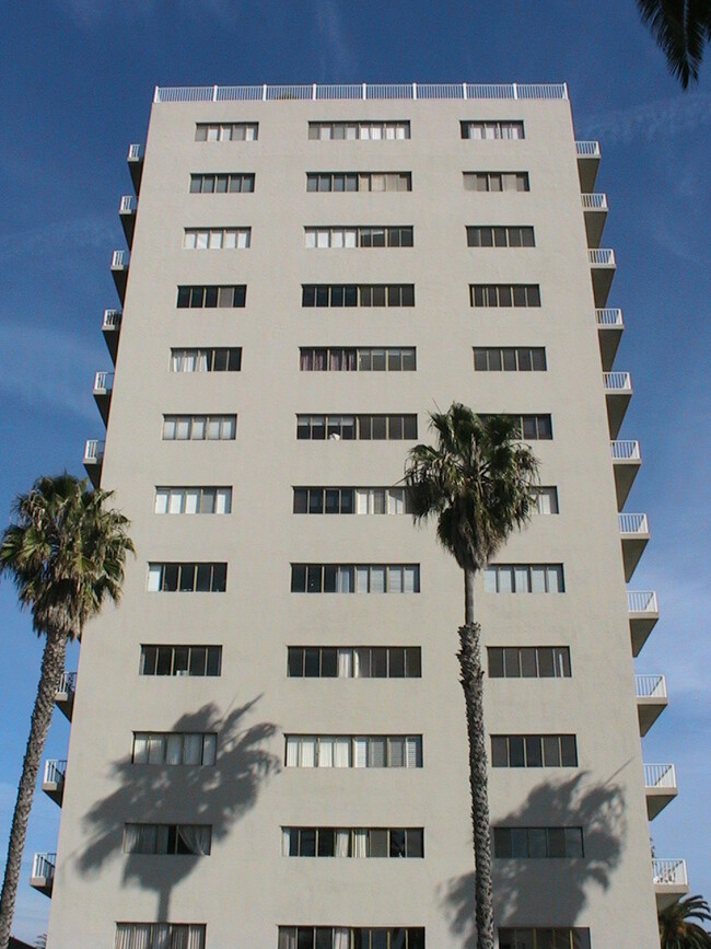 Santa Monica Bay Towers in Santa Monica, CA - Building Photo - Building Photo