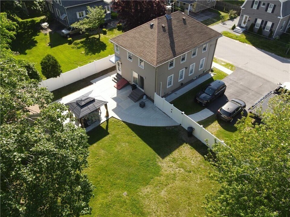 114 Jefferson St in Warwick, RI - Building Photo