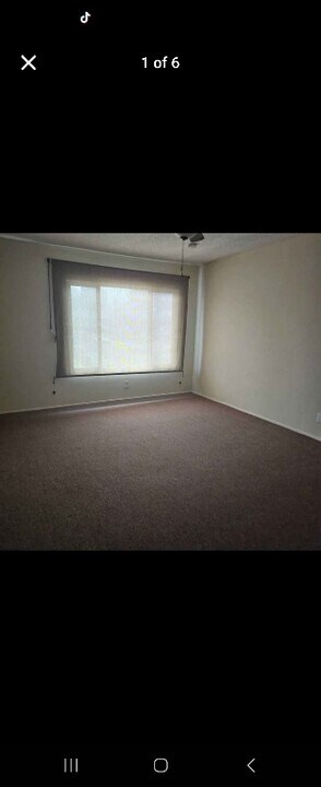 9823 Walnut St in Bellflower, CA - Foto de edificio