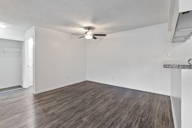 13266 Foothill Blvd in Los Angeles, CA - Building Photo - Building Photo