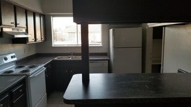 3913 Grass Valley Pl in Las Vegas, NV - Building Photo - Building Photo