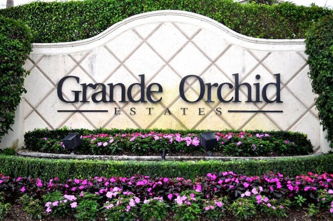 6711 Royal Orchid Cir in Delray Beach, FL - Building Photo - Building Photo