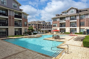 Legends Lakeline in Austin, TX - Building Photo