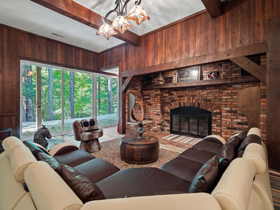 117 Partridge Ln in Chagrin Falls, OH - Building Photo