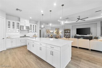 15345 Aprile St in Naples, FL - Building Photo - Building Photo