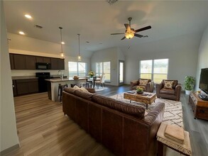 917 Hollyhock Dr in Temple, TX - Building Photo - Building Photo