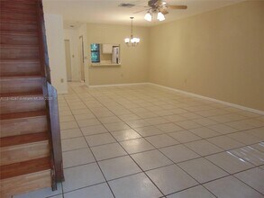 586 Westree Ln in Plantation, FL - Building Photo - Building Photo