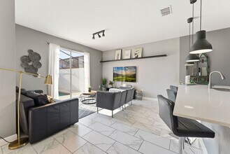 8924 Stinger Dr in Four Corners, FL - Building Photo - Building Photo