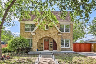225 S Oak Cliff Blvd in Dallas, TX - Building Photo