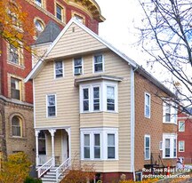 381 Harvard St in Cambridge, MA - Building Photo