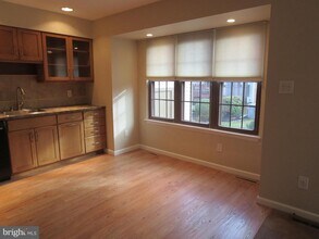 32 Crofton Commons in Cherry Hill Township, NJ - Building Photo - Building Photo