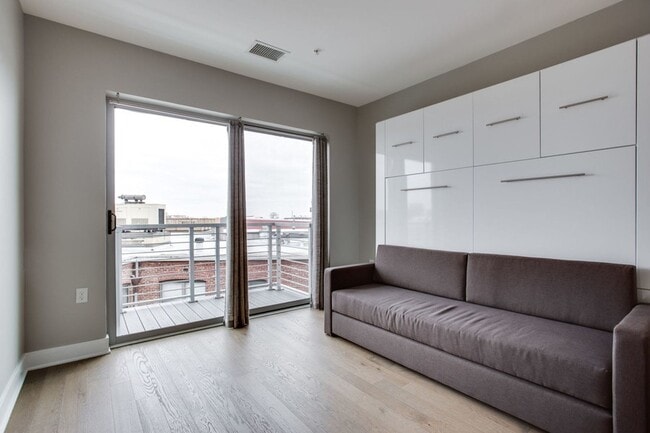 2550 17th St NW in Washington, DC - Building Photo - Building Photo