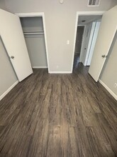 137 Elm St in Lockhart, TX - Building Photo - Building Photo