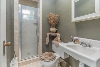225 Highland Ave in Santa Cruz, CA - Foto de edificio - Building Photo