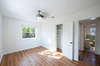 1216 10th St N in Jacksonville Beach, FL - Foto de edificio - Building Photo