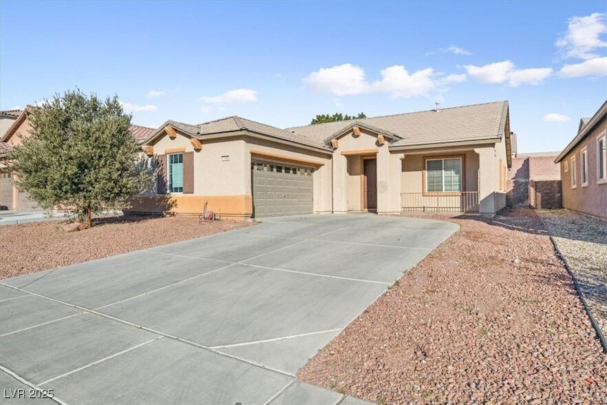 1112 Tropic Wind Ave, Unit 3 in North Las Vegas, NV - Building Photo