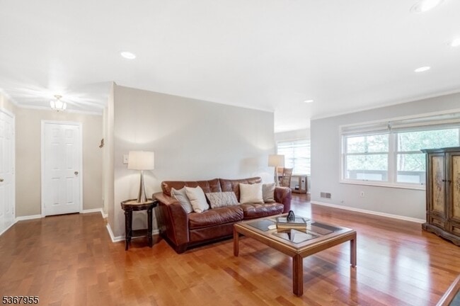 21 Heritage Dr in Chatham Township, NJ - Building Photo - Building Photo