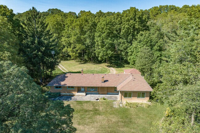 42 Hwy 8 in Hamilton, ON - Building Photo - Building Photo